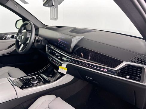 New 2026 BMW X5 xDrive40i w/ M Sport Package image 28