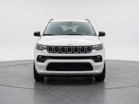 Used 2025 Jeep Compass Limited image 2