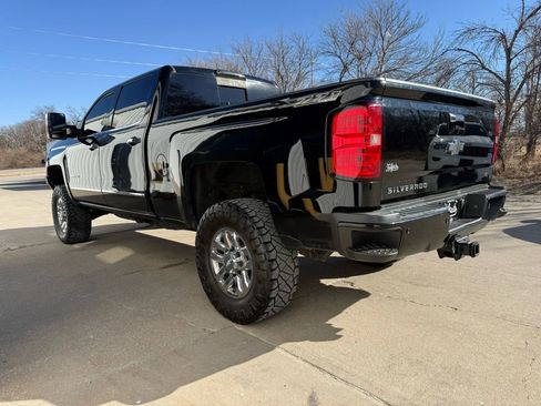 Used 2018 Chevrolet Silverado 2500 LT w/ LT Plus Package image 5