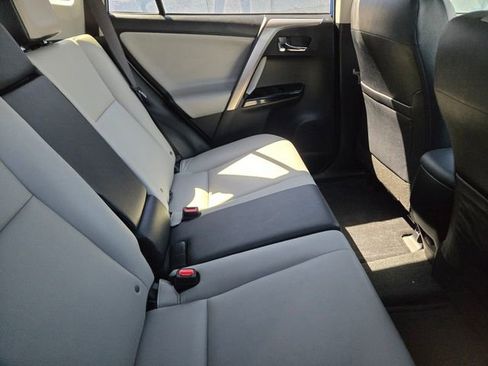 Used 2018 Toyota RAV4 Limited w/ Carpet Mat Package image 4