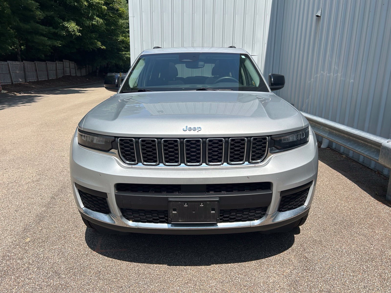 Used 2023 Jeep Grand Cherokee L Laredo AWD/4WD image 2