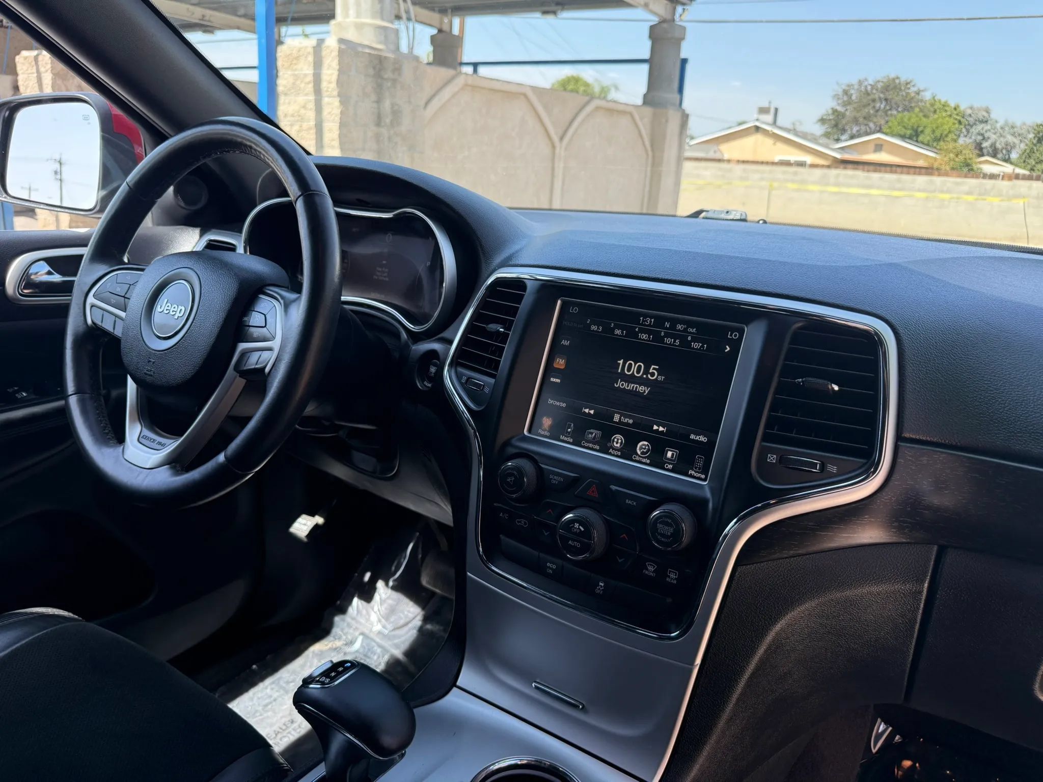 Used 2015 Jeep Grand Cherokee Altitude RWD image 20
