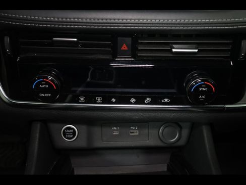Used 2021 Nissan Rogue SV AWD/4WD image 25