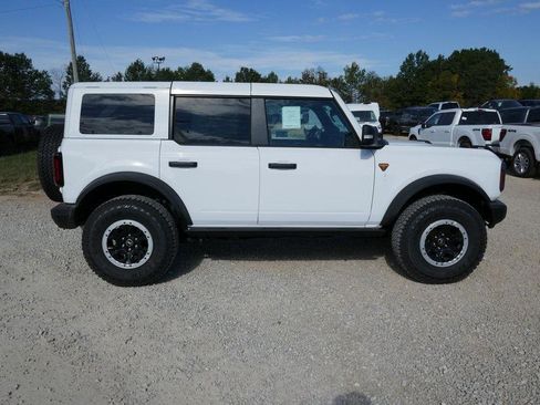 New 2025 Ford Bronco Badlands image 3