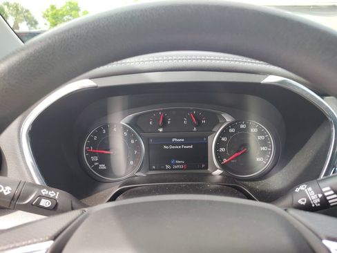 Used 2025 Chevrolet Blazer LT FWD image 2