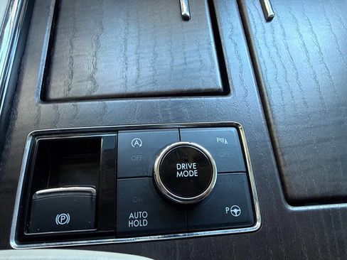 Used 2018 Lincoln Navigator L Reserve w/ Technology Package image 34