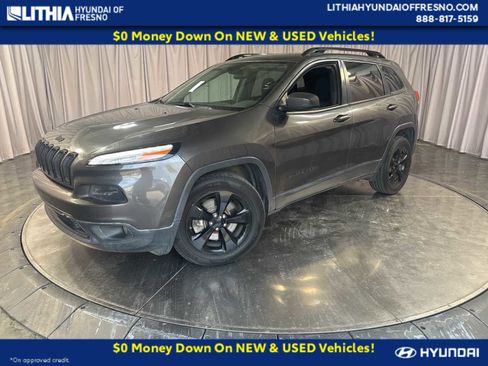 Used 2018 Jeep Cherokee Latitude w/ Altitude Package image 1