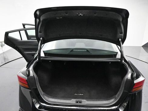 Used 2023 Nissan Altima 2.5 SV FWD image 22