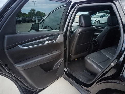 Used 2020 Cadillac XT5 Premium Luxury FWD image 11
