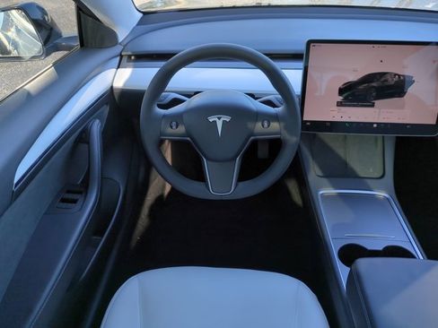Used 2023 Tesla Model 3 Standard Range image 16