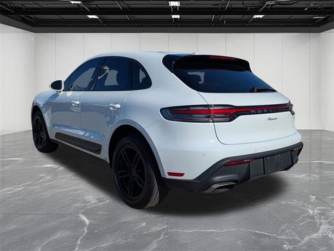 Used 2022 Porsche Macan image 3