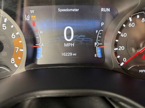 Used 2023 Jeep Compass Latitude AWD/4WD image 10