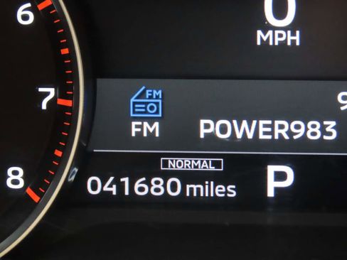 Used 2023 Mitsubishi Outlander ES image 10