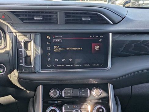 Used 2024 GMC Yukon XL Denali image 16