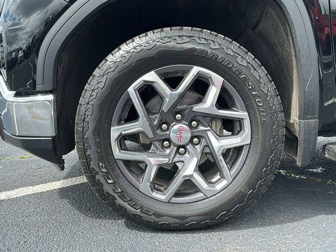 Used 2024 GMC Sierra 1500 SLT w/ SLT Premium Package AWD/4WD image 15