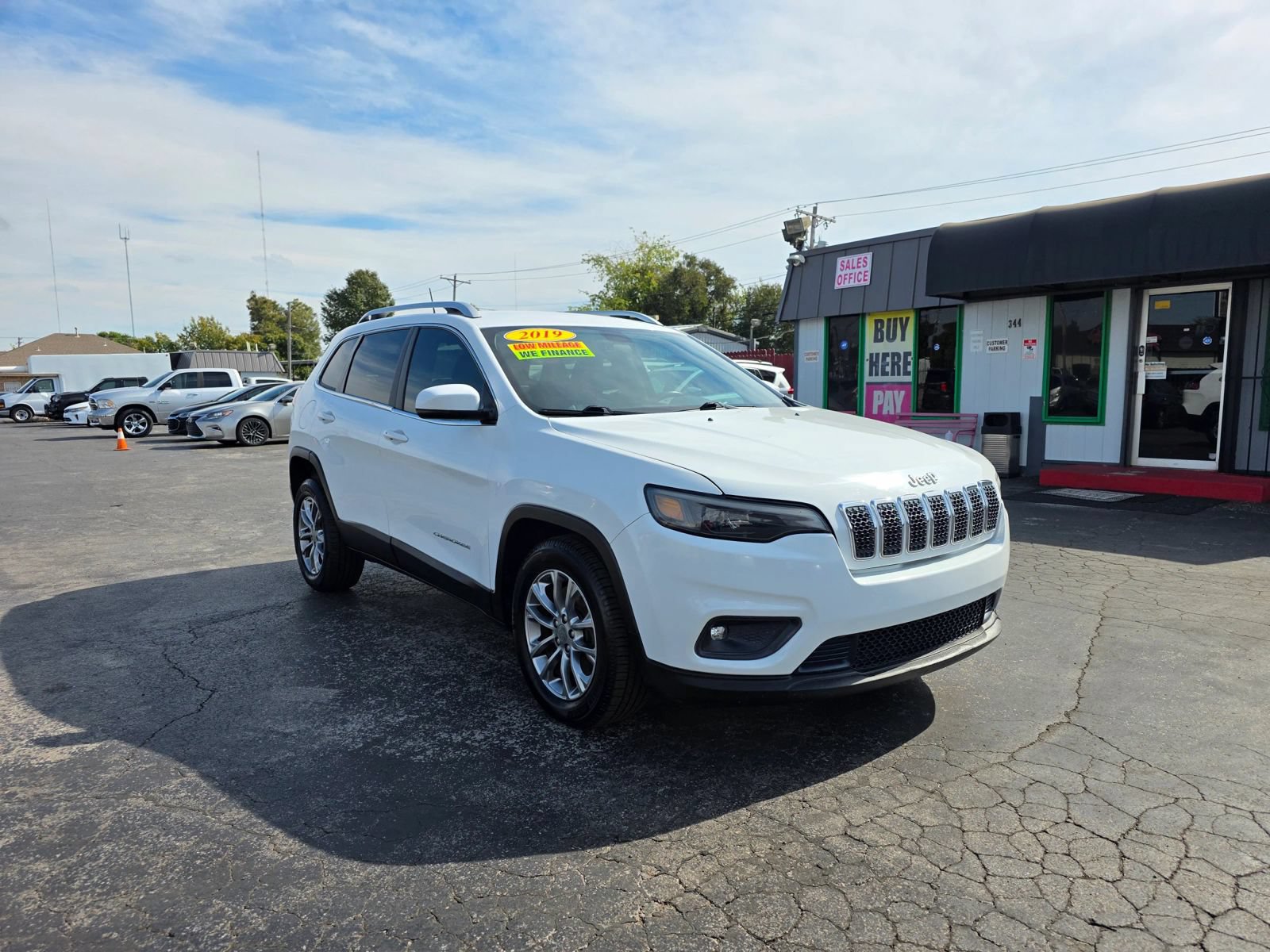 Used 2019 Jeep Cherokee Latitude Plus FWD image 7