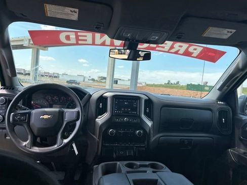 Used 2020 Chevrolet Silverado 1500 Custom w/ Custom Value Package AWD/4WD image 35
