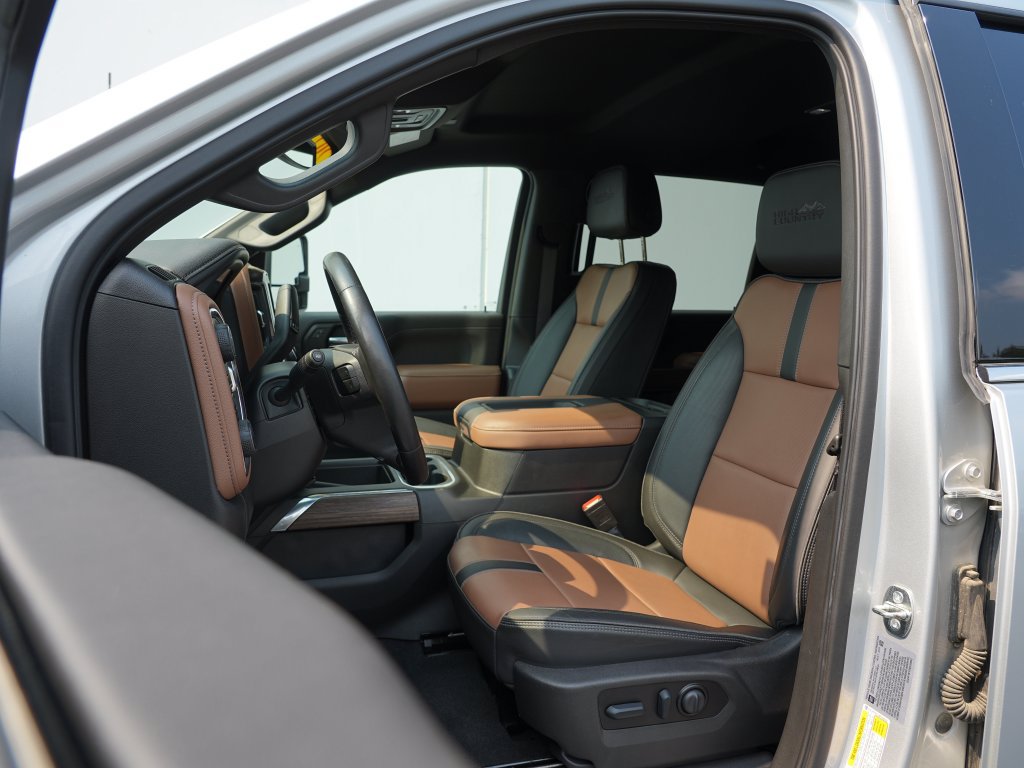 Certified 2022 Chevrolet Silverado 3500 High Country w/ Safety Package II AWD/4WD image 12