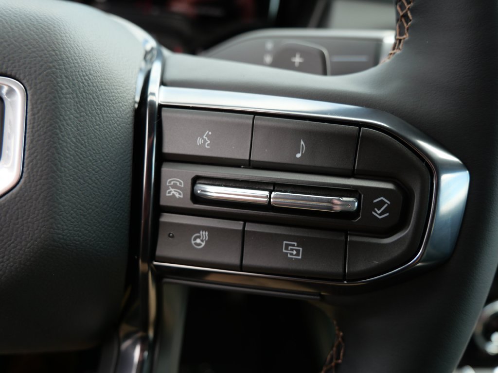 New 2027 GMC Terrain AT4 w/ Technology Package II AWD/4WD image 16