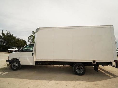 New 2026 GMC Savana 3500 Extended w/ Power Convenience Package RWD image 6