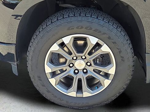 Certified 2024 Chevrolet Silverado 1500 High Country w/ Technology Package image 9