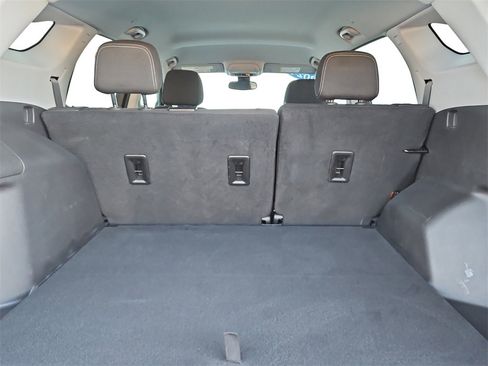 Used 2024 GMC Terrain SLE image 13