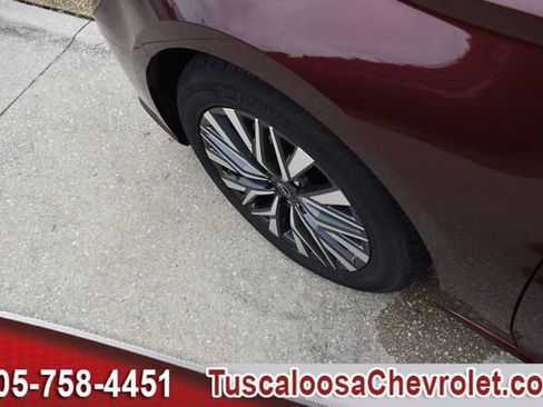 Used 2024 Nissan Altima 2.5 SV image 11