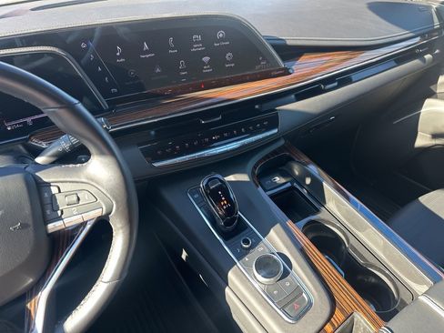 Used 2023 Cadillac Escalade ESV Premium Luxury image 26