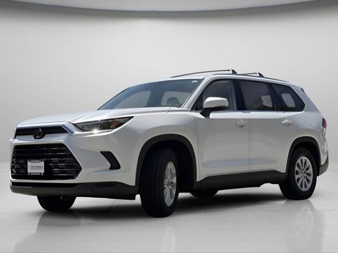 Used 2024 Toyota Grand Highlander AWD image 14