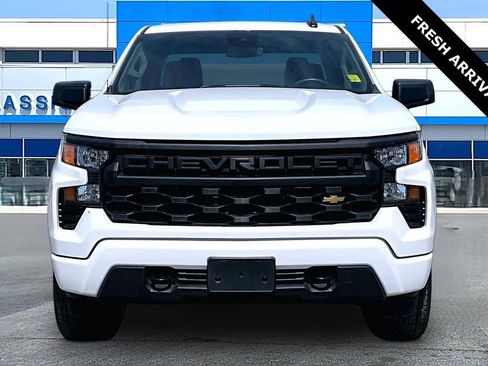 Used 2024 Chevrolet Silverado 1500 Custom image 2