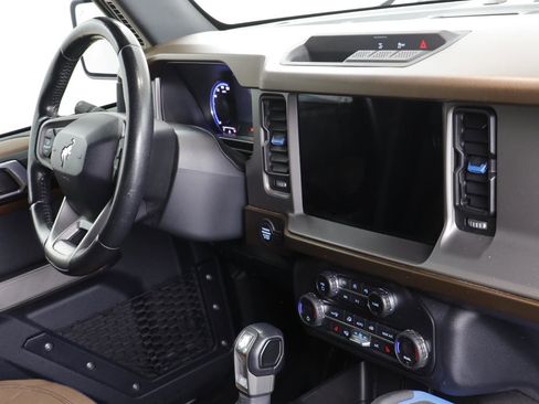 Used 2021 Ford Bronco Outer Banks image 24