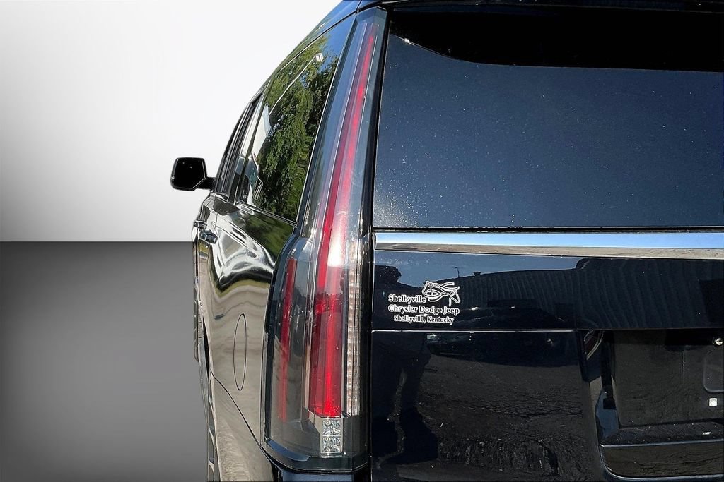 Used 2016 Cadillac Escalade ESV Luxury AWD/4WD image 23