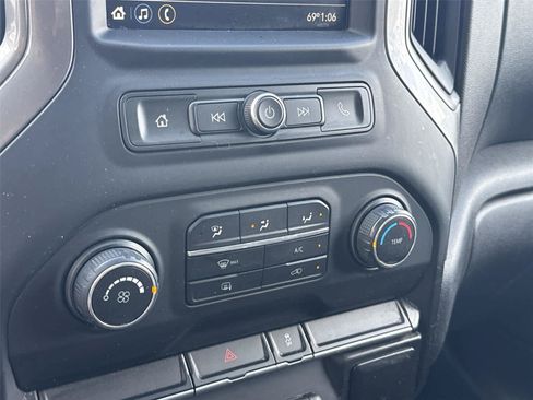 Used 2019 Chevrolet Silverado 1500 Custom AWD/4WD image 17
