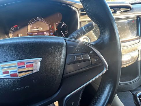 Used 2019 Cadillac XT5 FWD image 16