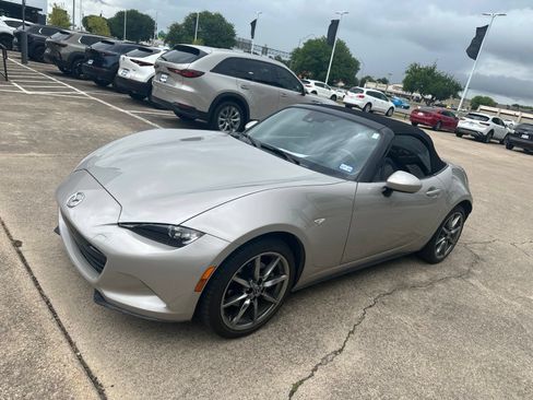 Used 2023 MAZDA MX-5 Miata Grand Touring RWD image 6