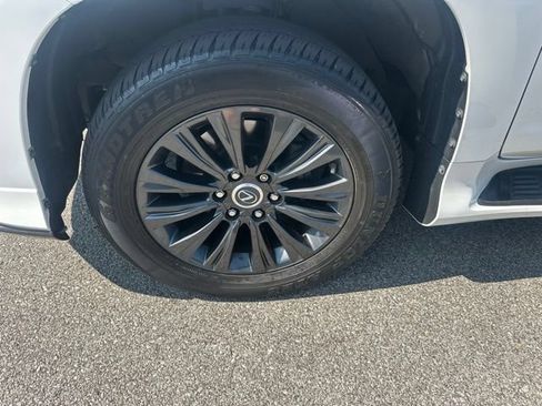 Certified 2023 Lexus GX 460 Premium w/ Accessory Package AWD/4WD image 9