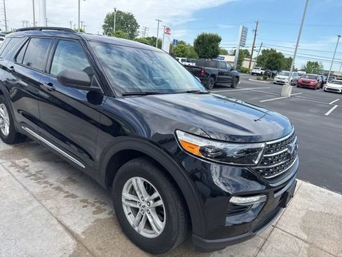 Used 2023 Ford Explorer XLT w/ Equipment Group 202A AWD/4WD image 22