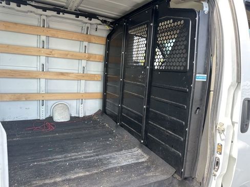 Used 2018 Chevrolet Express 2500 w/ Driver Convenience Package RWD image 23