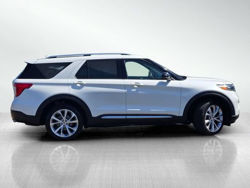 Used 2021 Ford Explorer Platinum w/ Equipment Group 601A AWD/4WD image 3