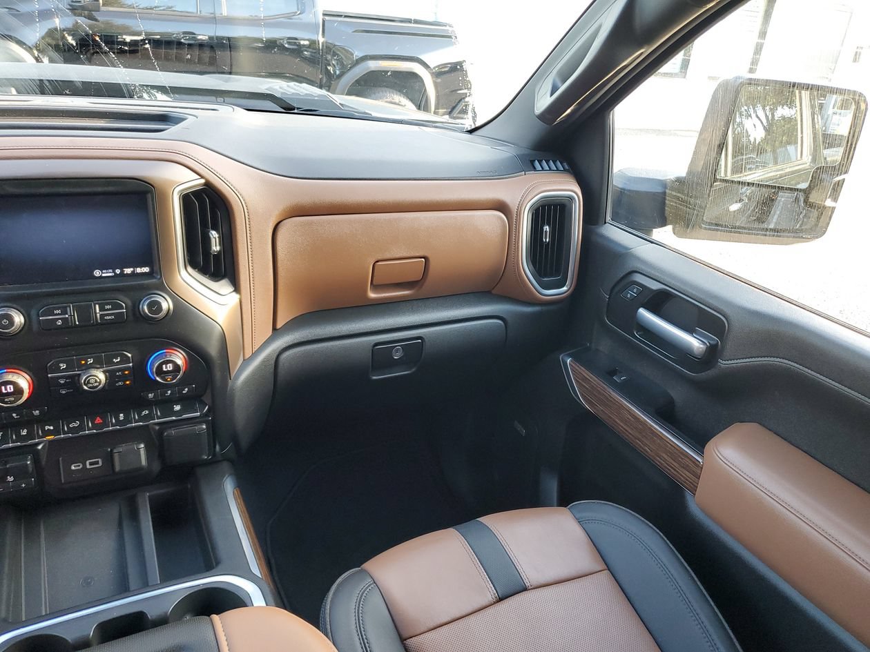 Used 2021 Chevrolet Silverado 3500 High Country w/ Technology Package AWD/4WD image 15