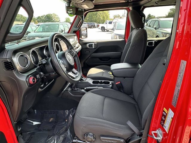 Used 2023 Jeep Wrangler Unlimited Sahara AWD/4WD image 16