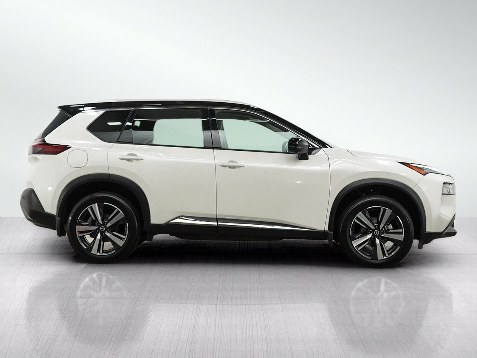 Used 2023 Nissan Rogue SL AWD/4WD image 6