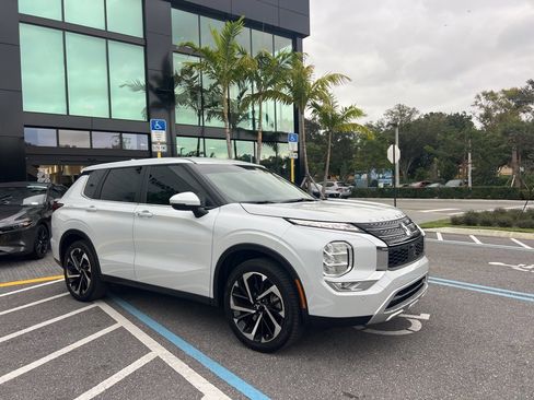 Used 2024 Mitsubishi Outlander FWD image 6