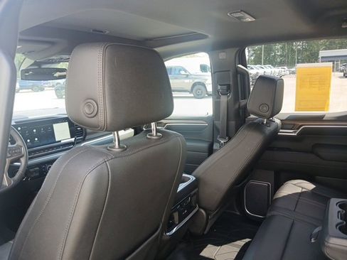 Used 2022 Chevrolet Silverado 1500 High Country w/ High Country Premium Package image 28