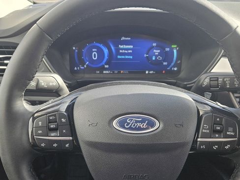 Used 2022 Ford Escape SEL w/ Technology Package image 15