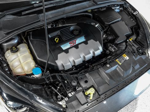 Used 2015 Ford Focus ST w/ Equipment Group 401A image 63