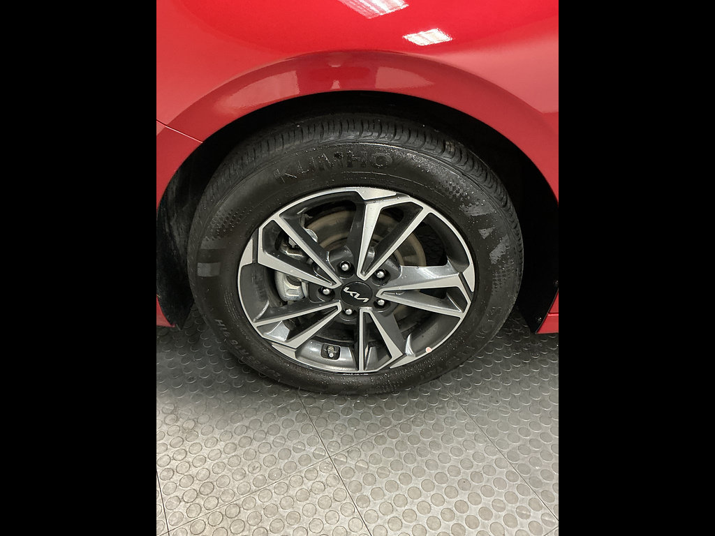 Used 2024 Kia Forte LXS w/ LXS Technology Package FWD image 32