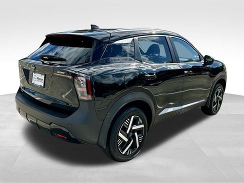 New 2026 Nissan Kicks SV w/ SV Premium Package image 5