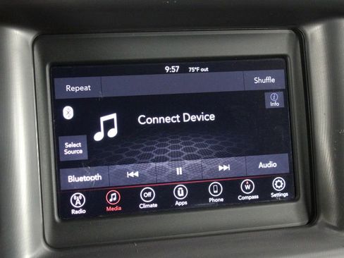 Used 2022 Dodge Charger SXT image 32