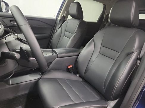 Certified 2025 Nissan Rogue SL FWD image 22